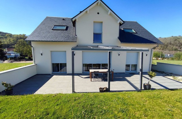 Villa in a village near the banks of the Lot