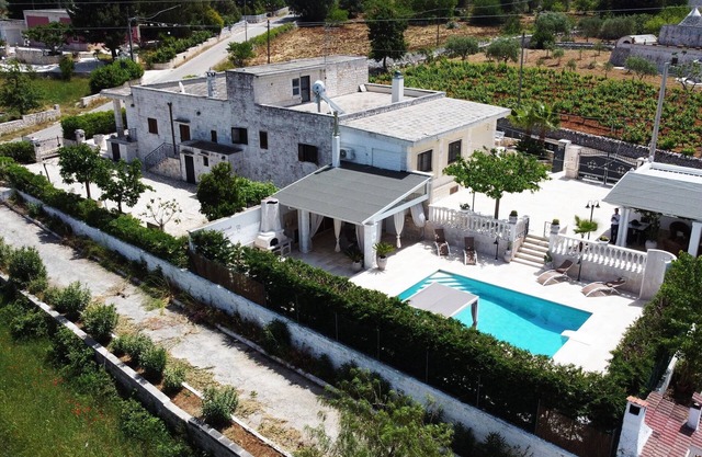 Villa in Apulia with Pool and Barbecue
