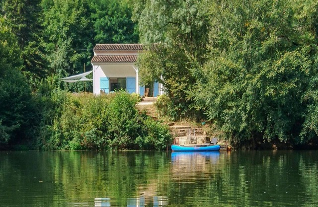 Villa in Bruniquel by Aveyron River