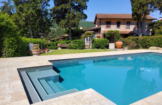 VILLA in FLORENTINE HILLS. 220+ EXCELLENT REVIEWS. 100% travelers recommend.