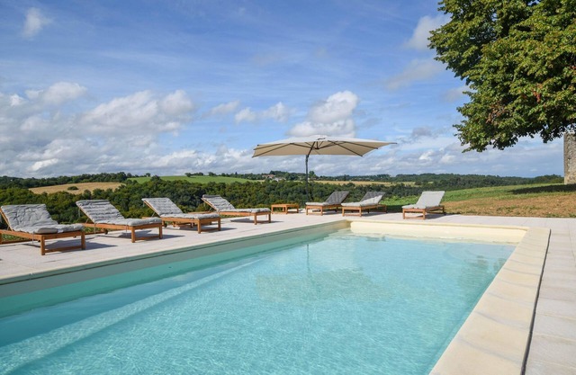 Villa in Dordogne with Private Pool & Golf