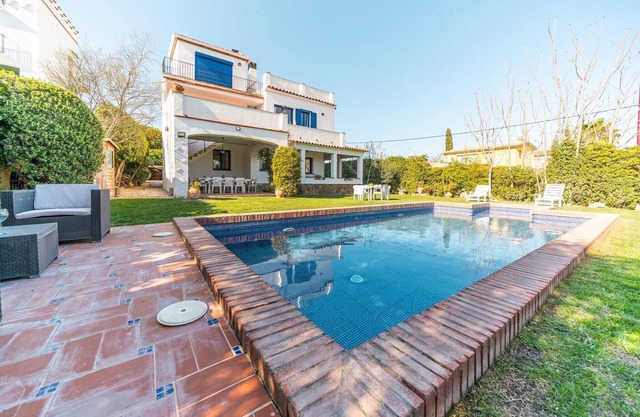 Villa in L'Escala near Platja de Riells Beach
