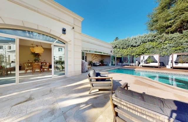 Villa in Madrid with 6 bedrooms sleeps 12