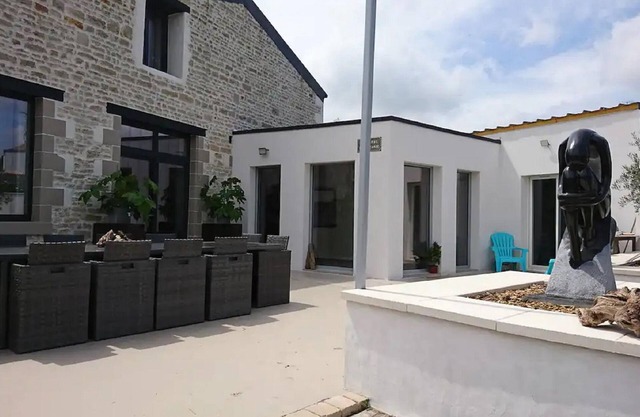 Villa in Nuaillé-d'Aunis with Private Pool