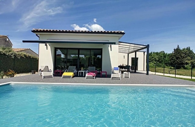 Villa in Provence with private pool + terraces