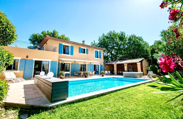 Villa in Villars with Pool and Sauna