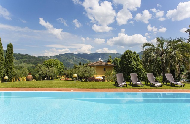 Villa/Independent home in Lucca with 4 bedrooms sleeps 8