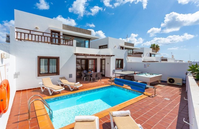 Villa Julianne 4 - Three Bedroom Villa, Sleeps 6
