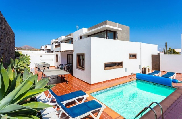 Villa Julianne 2 - Three Bedroom Villa, Sleeps 6