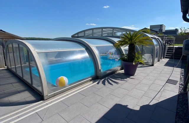 Villa Kat'Etoiles with indoor pool, jacuzzi and 60m2 of arcade games!
