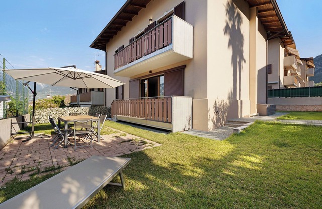 Villa 'Katzemburg 9999' with Lake View, Private Garden and Wi-Fi
