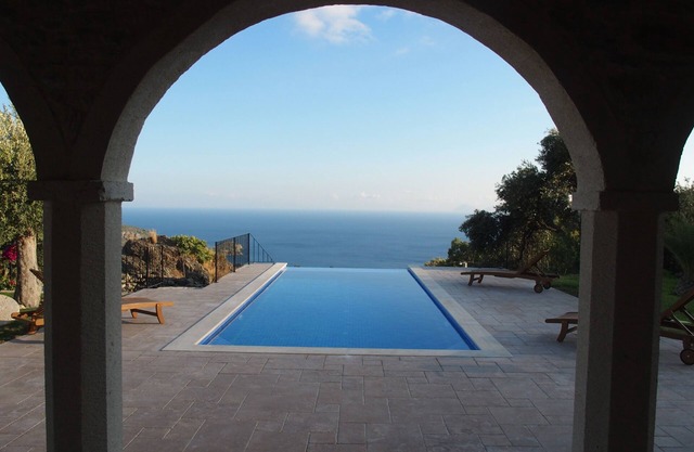 Villa Kaya Mesudiye - A country house with stunning sea views