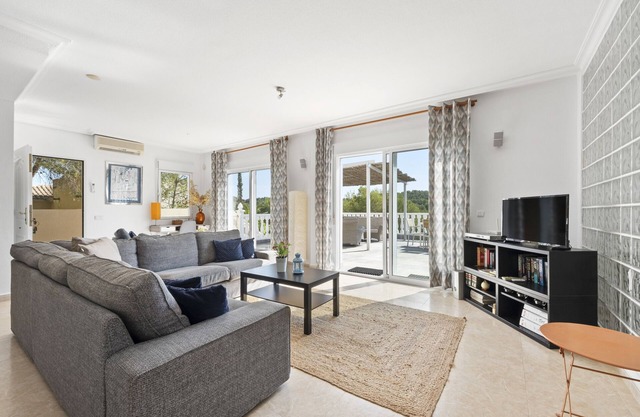 'Villa Kip' with Pool, Garden & Wi-Fi