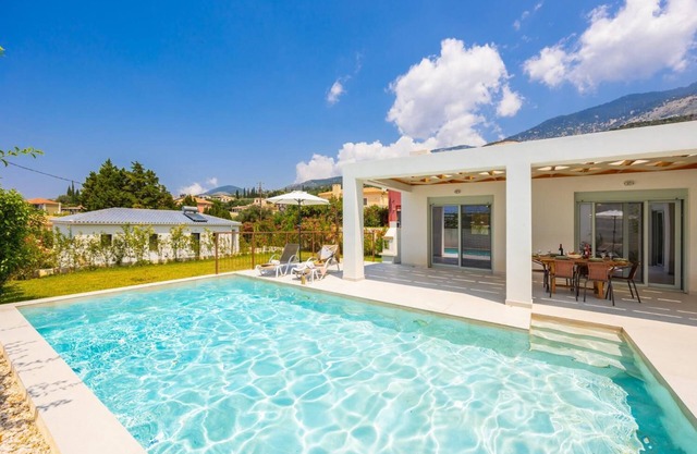 Villa Kira - Two Bedroom Villa, Sleeps 6