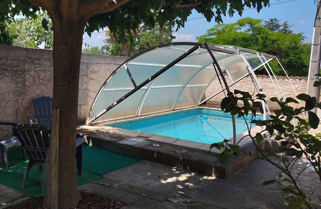 VILLA LE CLAIR LOGIS, Swimming pool, 4 bedrooms.