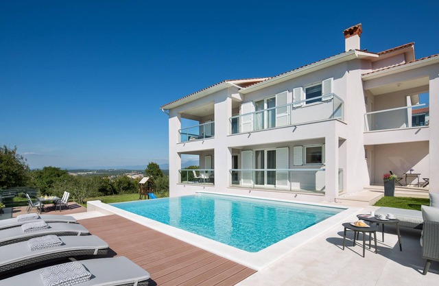 Villa L - Villa with 2 separate units (ideal for 2 families) and private pool