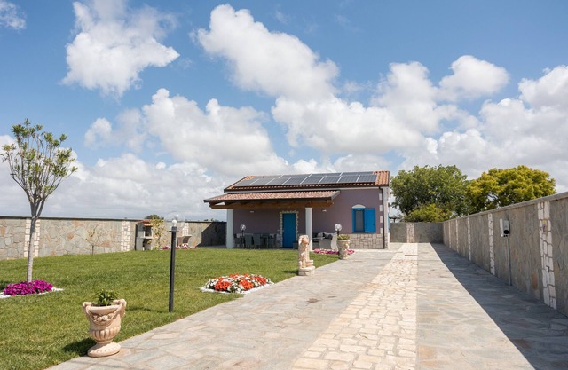 Villa 'La Casa Vacanza Dei Sogni' with Terrace, Wi-Fi and Air Conditioning