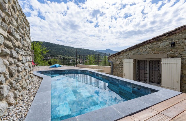Villa 'La Du Bonheur' with Private Pool, Wi-Fi and Air Conditioning