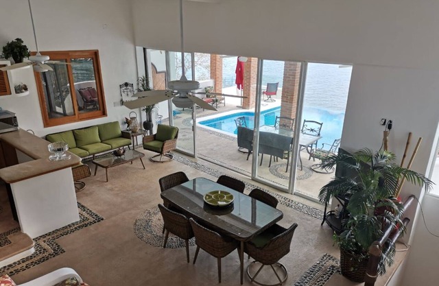 Villa la lancha on the beach