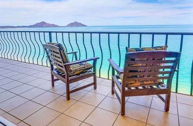 Villa Las Palmas Luis condo 1