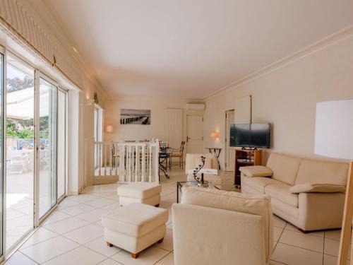 Villa Les Dauphins by Interhome