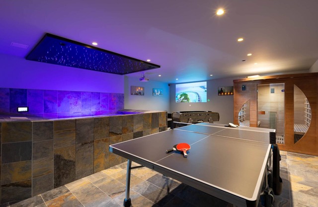 Villa Lion | Private SPA, Jacuzzi/Heated Pool