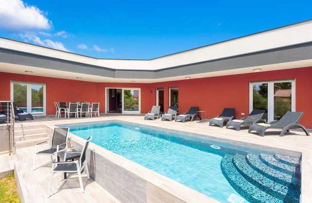 Villa LM - Four Bedroom Villa, Sleeps 9