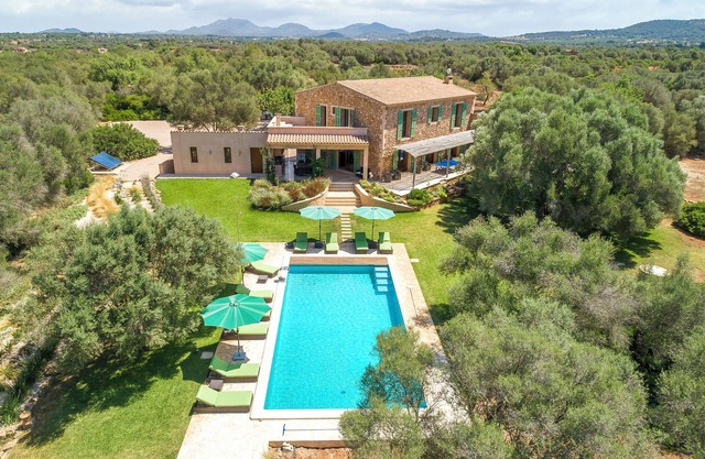 Villa 'Los Hibiscus' with Mountain View, Wi-Fi and Air Conditioning