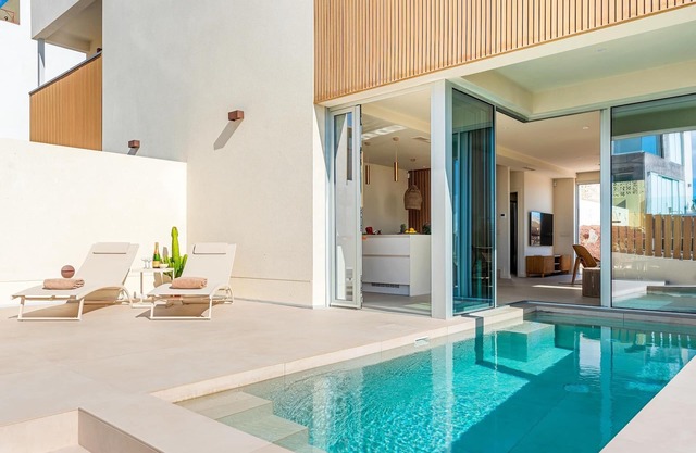 Villa los Linos with heated plunge pool and garden