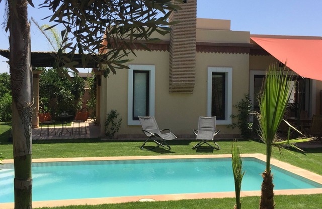 VILLA "LOUISA" 4P-PRIVATE POOL GROUND FLOOR PARKING COMPLEX DYARSHEMSI