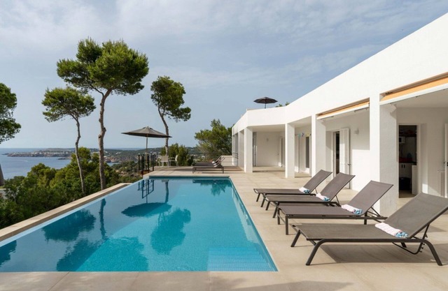 Villa 'Molí' with Sea View, Wi-Fi and Air Conditioning