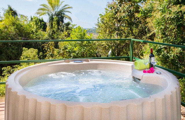 Villa Mariposa - Peaceful and relaxing w/ocean view & WiFi