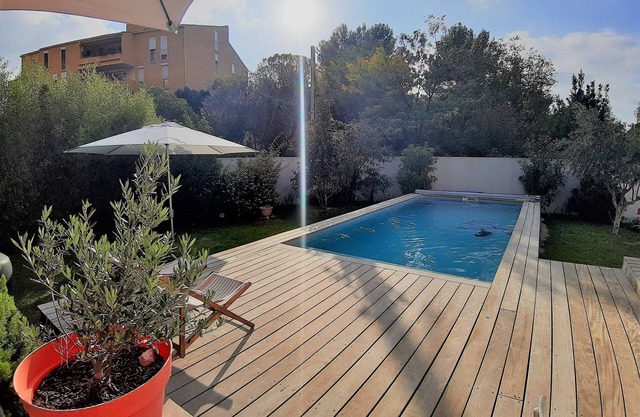Villa Marseille with swimming pool, 5 people