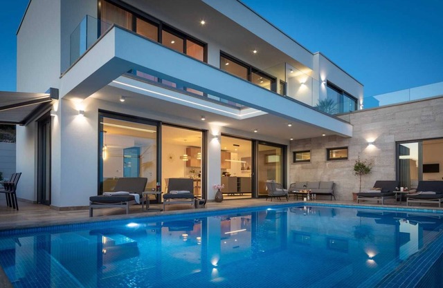 Villa Maxime with Heated Pool