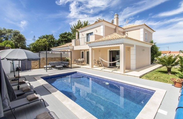 Villa Maya | 3 Bedrooms | Modern | Almancil