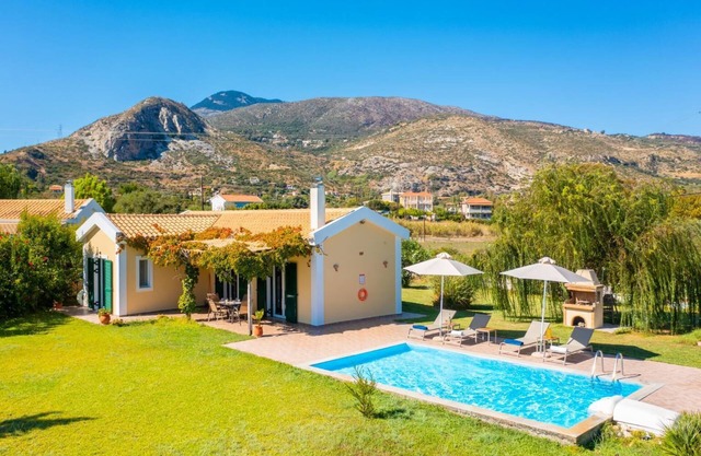 Villa Melissa - Two Bedroom Villa, Sleeps 5