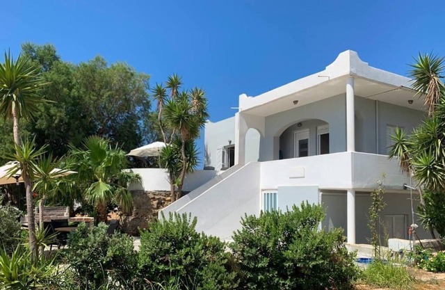 Villa Memories: Seaside Retreat with Stunning Views & Private Terrace
