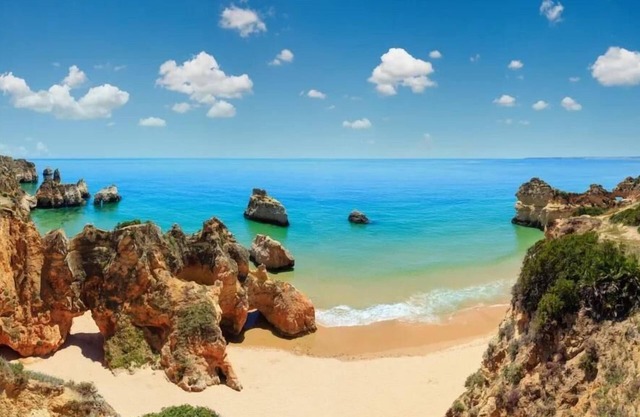 Villa Monte Rei - Four Bedroom Villa, Sleeps 8