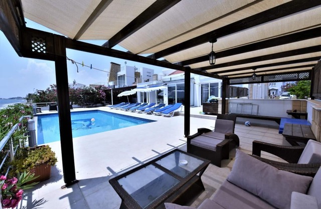 Villa Moonlight On Beautiful Beach w/Private Swimming Pool & Magnificent Views