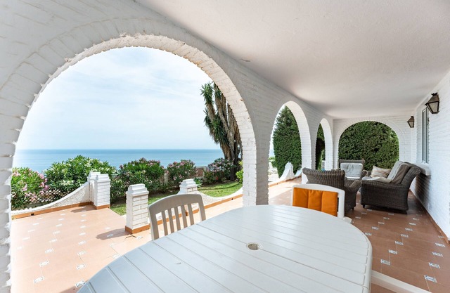 Villa "Mu" with Sea View, Private Pool & Wi-Fi