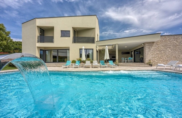 Villa Nada-Pool, Sauna and Whirlpool