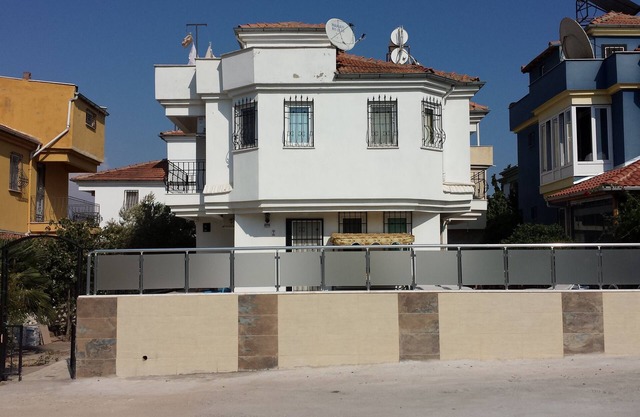 Villa Near Altinkum; Private Pool; 5 Min Walk To Beach; Quiet Location; Sleeps 7