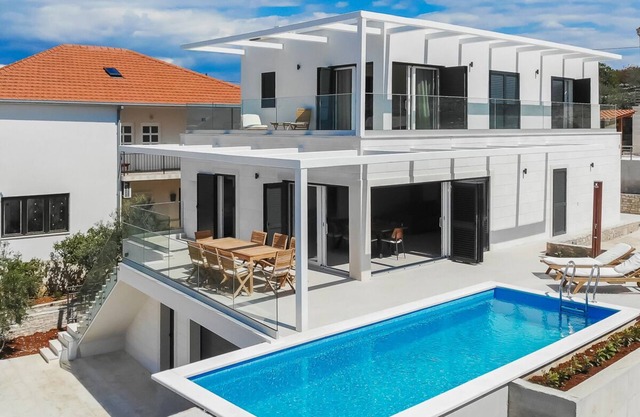 Villa Necu - Four Bedroom Villa, Sleeps 8