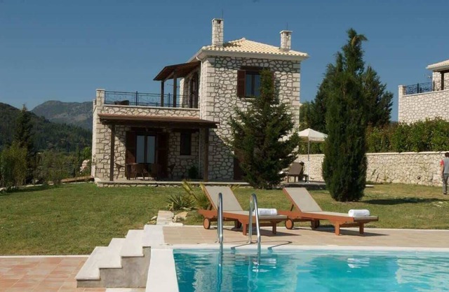 Villa Nisa Stone Hideaway with Views