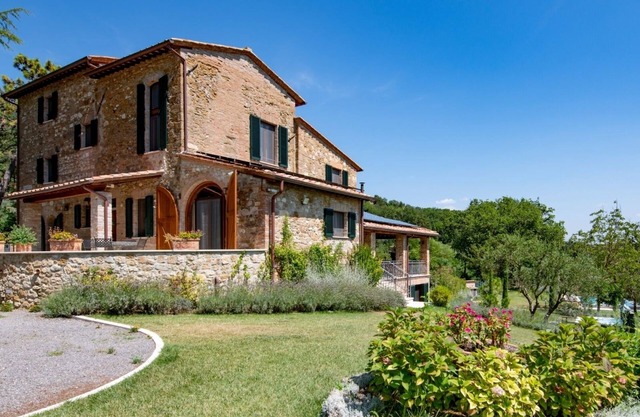 Villa Nobile - Walk to Town! Luxury in Montepulciano, Tuscany w/Pool & Spa!