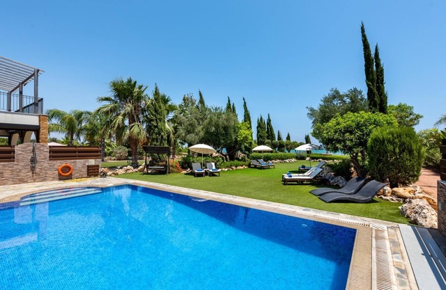 Villa Oceanus H3 by Ezoria Villas