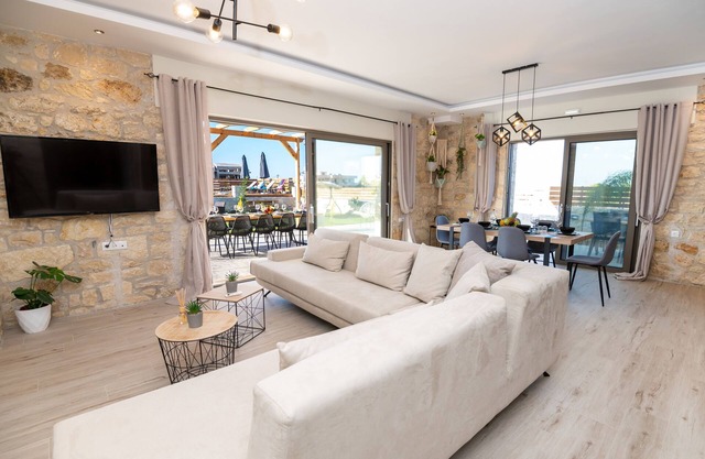 Villa Olympia up to 12-16 pers. 4BR, pool, 400 m. from the long sandy beach