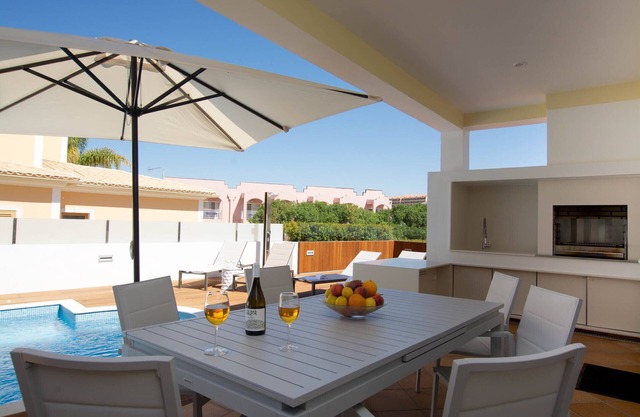 Villa on Gale Beach with a view of Vila Joya