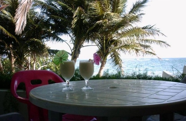 VILLA ON OCEAN,BEACH, SEASIDE COMMUNITY, AIR CONDITIONING WALK TO GROCERY