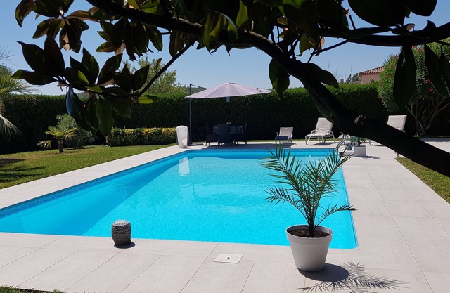 VILLA ON ONE LEVEL IN PEACE WITH LARGE POOL